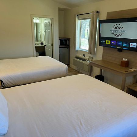 האץ' Mountain Ridge Cabins & Lodging Between Bryce And Zion National Park מראה חיצוני תמונה