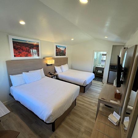 האץ' Mountain Ridge Cabins & Lodging Between Bryce And Zion National Park מראה חיצוני תמונה