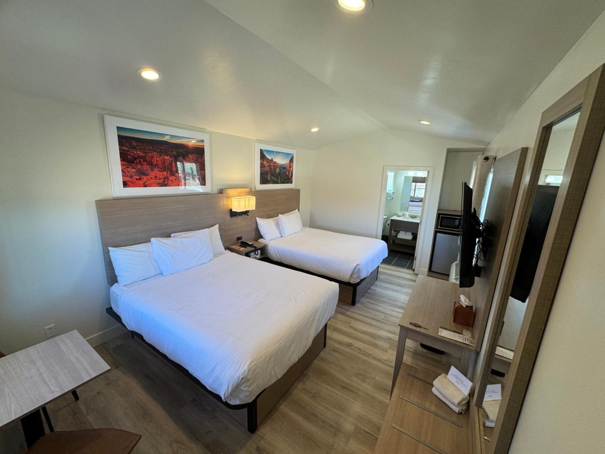 האץ' Mountain Ridge Cabins & Lodging Between Bryce And Zion National Park מראה חיצוני תמונה
